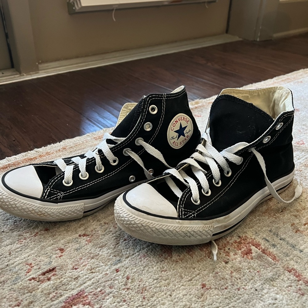 Converse All-star Hightop Women’s Sneaker Size 9